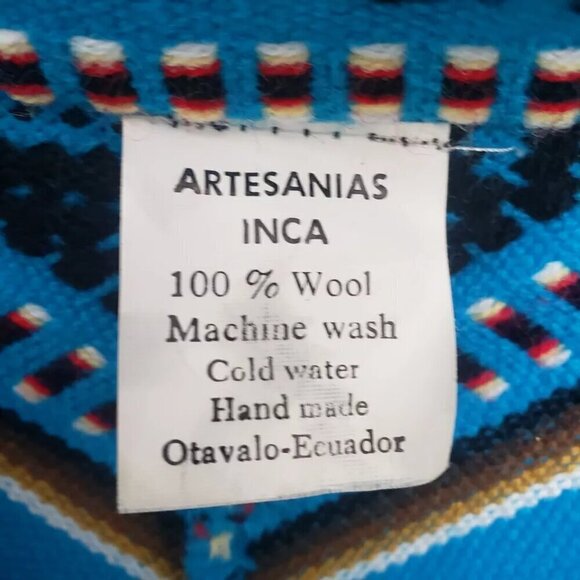 Artesanias Inca 100% Wool Fringed Cape Attached Scarf Hand Made in Ecuador - Picture 7 of 10